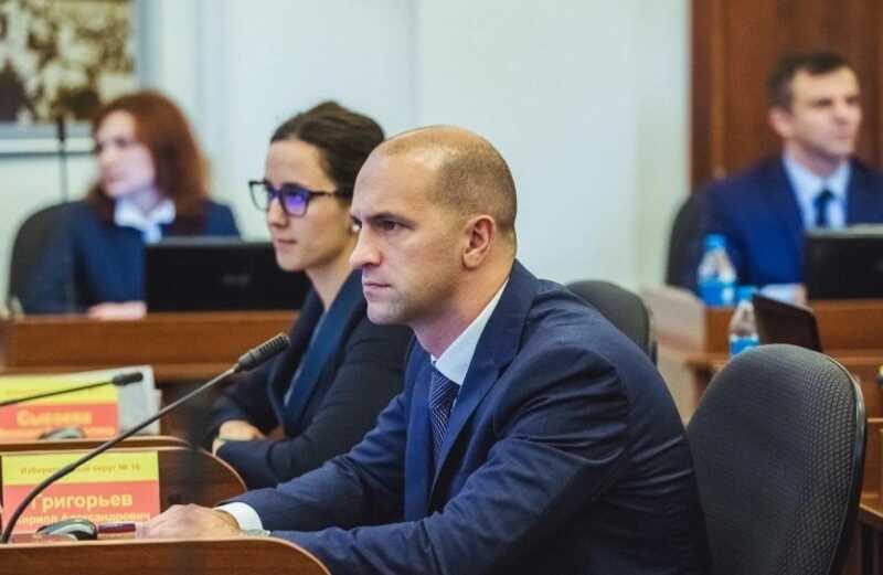 Как депутат Кирилл Григорьев связан с земельными махинациями во Владивостоке